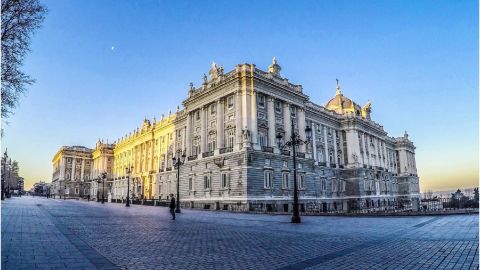 Royal Palace Skip the Line Guided Tour 