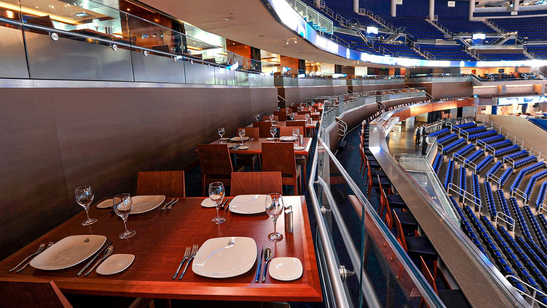 Orlando Magic - Jernigan's Restaurant All Inclusive Front Row Seating