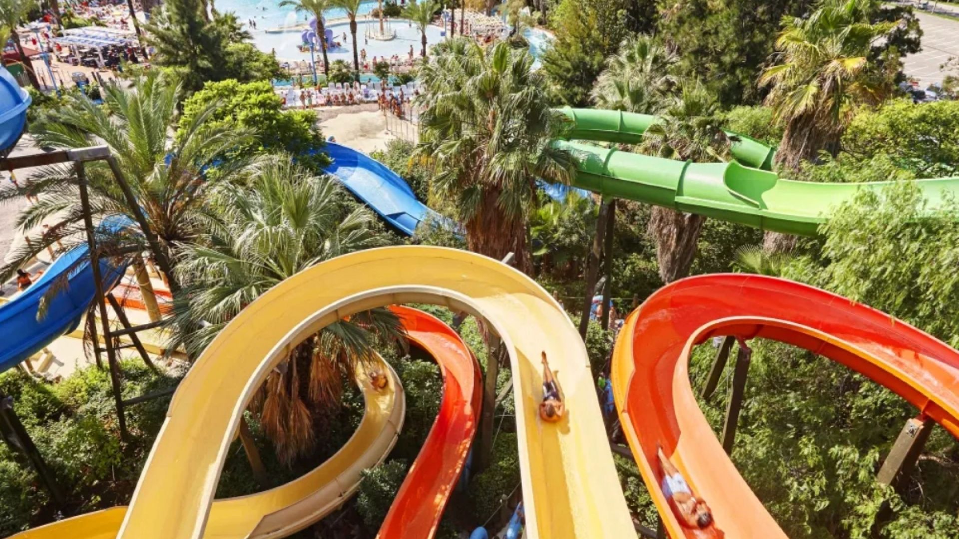 3 days, 3 parks PortAventura Park + Ferrari Land + Caribe Aquatic Park