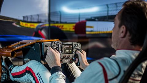 RACE EXPERIENCE: 60 MINUTES