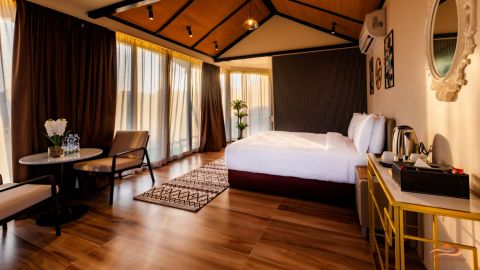 Premium Lodge–Sunrise View at Bait Al Massara, Abu Dhabi (Half Board | Shared Transfers & Activities