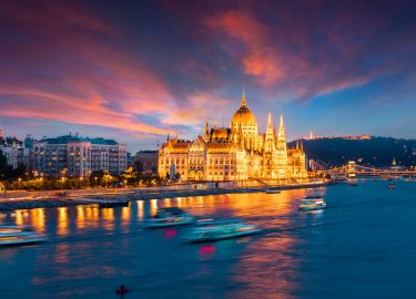 Budapest: Danube River Wine Cruise with Live Music