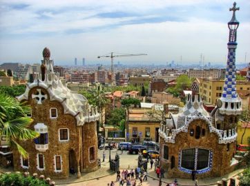 Park Güell: Entry Ticket & Guided Tour in Italian