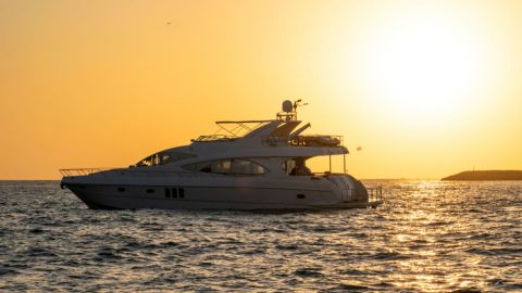 Dubai Marina Shared Sunset Tour by Yacht – 2 Hours