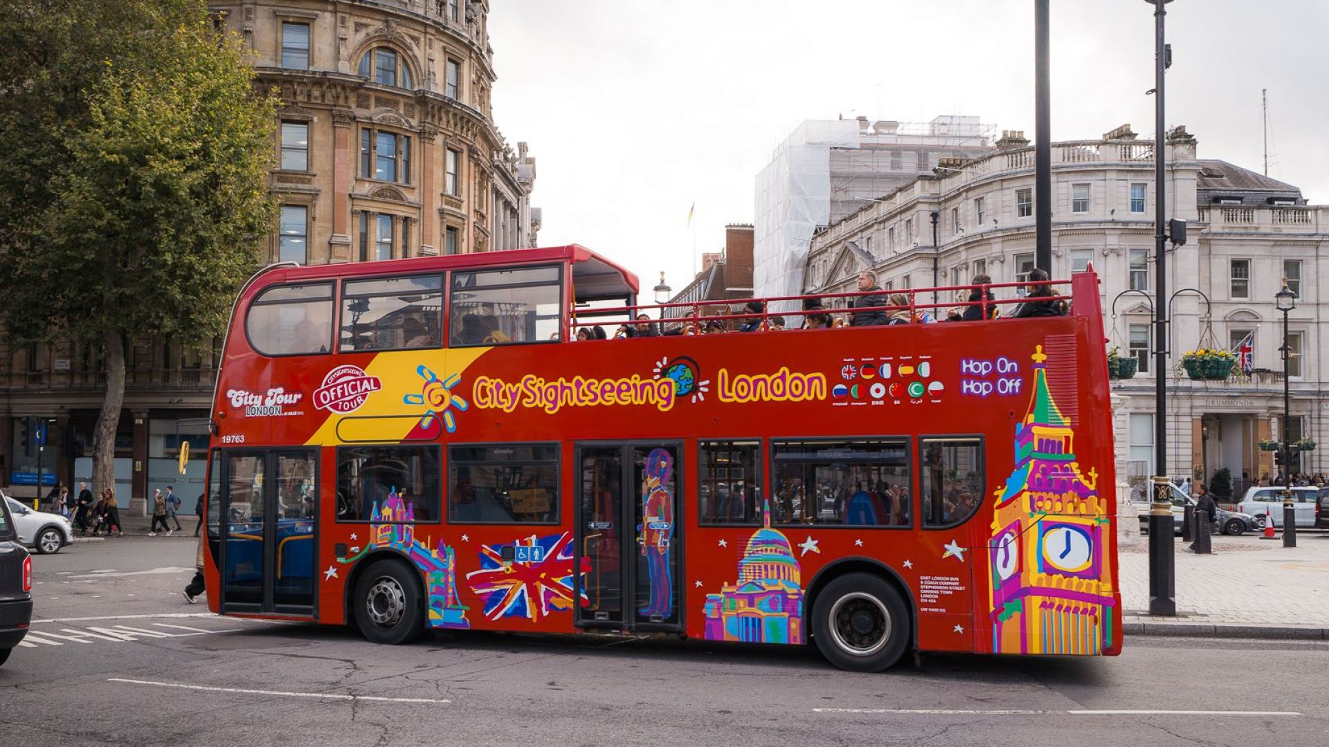 Hop-On Hop-Off London + Thames River Cruise 24-hour Bus + River Cruise