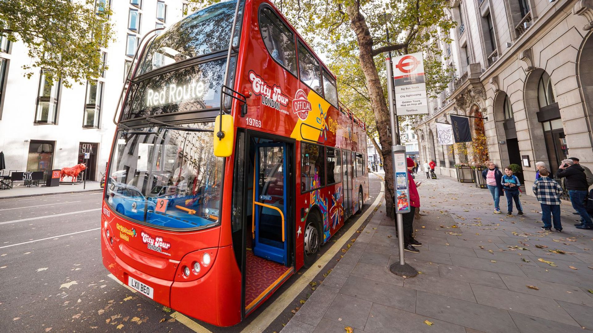 Hop-On Hop-Off London + Thames River Cruise 24-hour Bus + River Cruise
