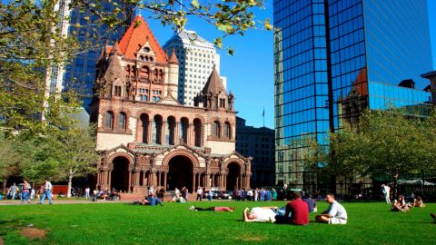 Back Bay: Small Group Tour of Women's Rights in Boston