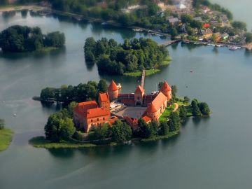 Tour to Trakai Island from Vilnius + Trakai Castle Admission