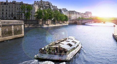 Batobus Paris: Riverboat Shuttle Service 48 Hours