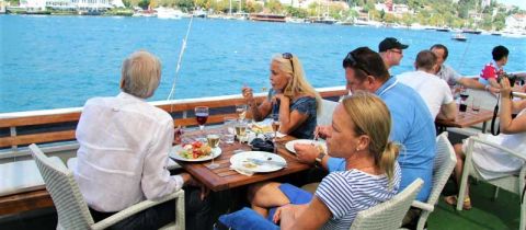 Istanbul: Bosphorus & Black Sea Sightseeing Cruise, Guided Tour + Transport