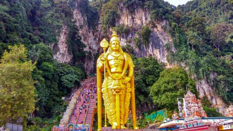 Kuala Lumpur Suburbs & Batu Caves: Half-Day Tour