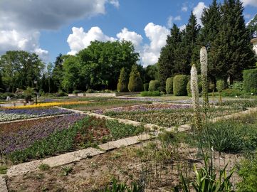 Balchik Palace + Botanical Gardens: Guided Tour