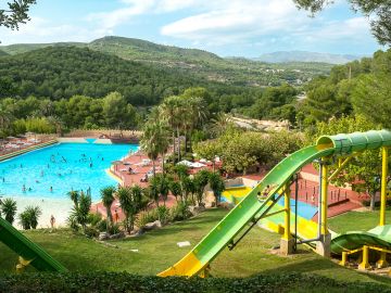 Aqualeon Water Park: Entry Ticket