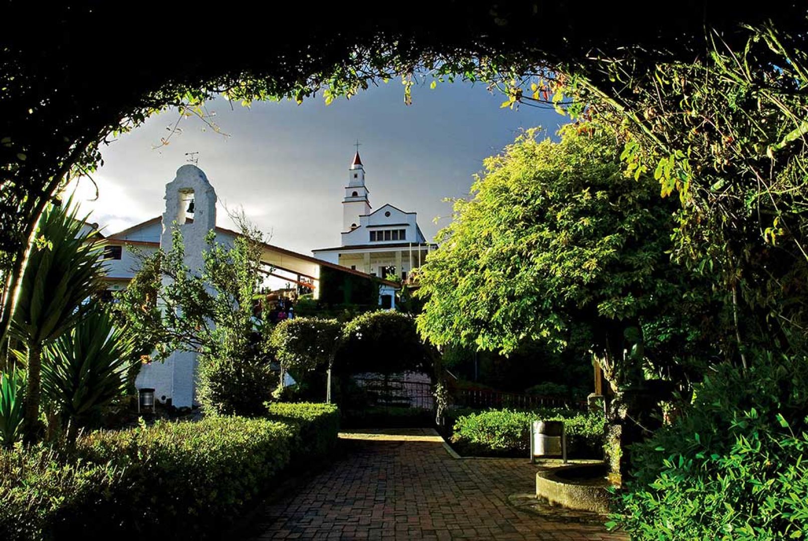 Monserrate: Funicular or Cable Car Roundtrip Roundtrip