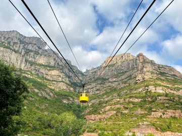 Montserrat Cable Car: Ascent Trip