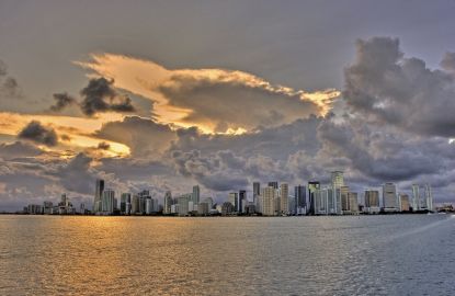 Miami: Biscayne Bay Sunset Skyline Cruise on Luxury Yacht