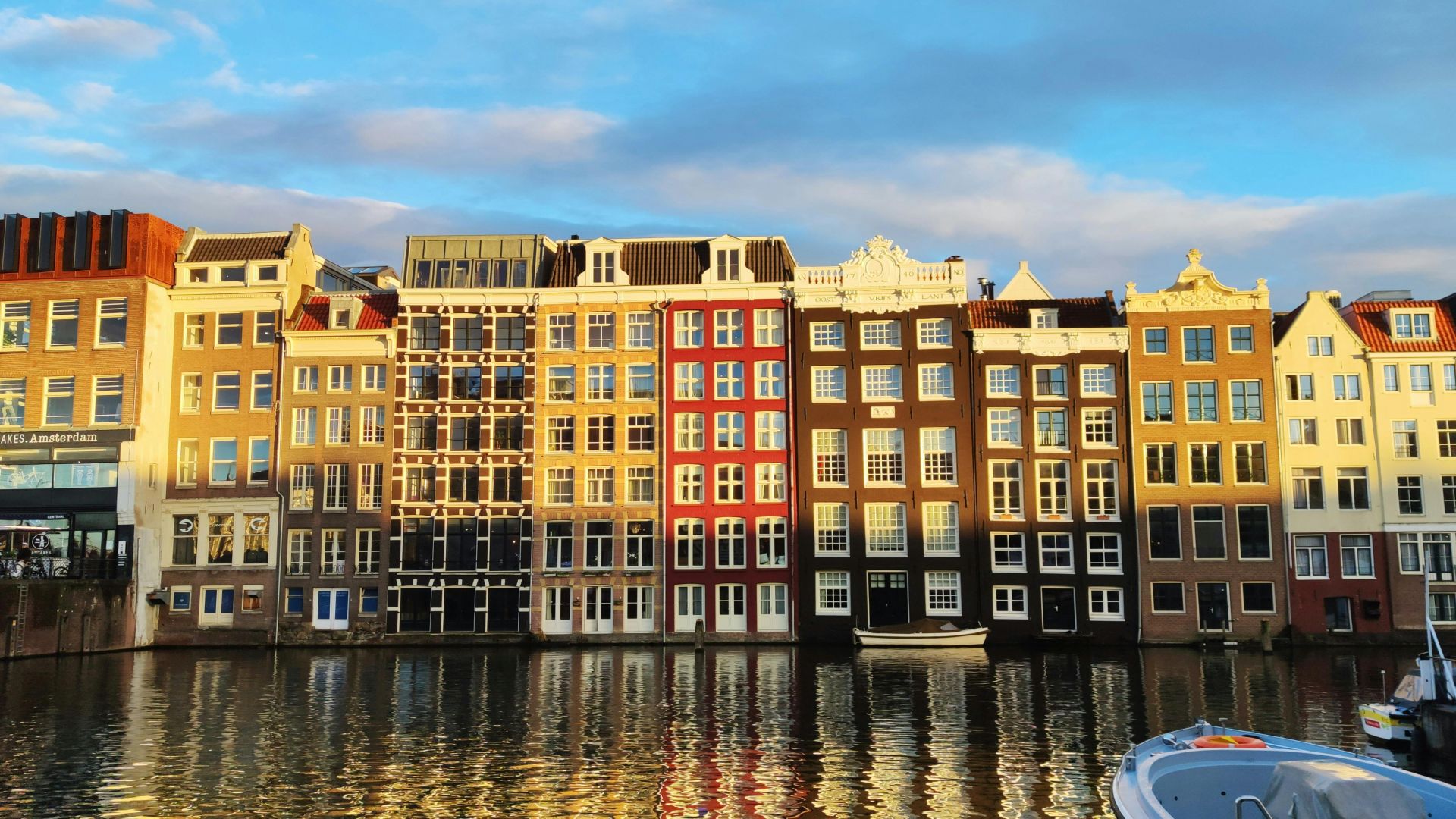 Secrets of Historical Amsterdam: Guided Tour + Food Tips