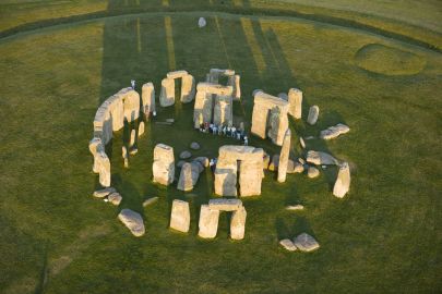 Stonehenge & Bath: Guided Day Trip from London with Bath Admission