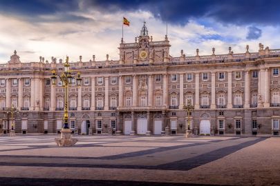 Royal Palace of Madrid: Fast Track + Digital Royal Guide