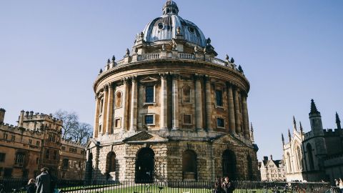 Explore Oxford: immersive walking tour of Oxford university & town