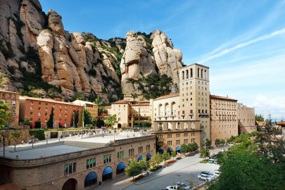 Montserrat: Afternoon Half-Day Trip from Barcelona with Liquor Tasting