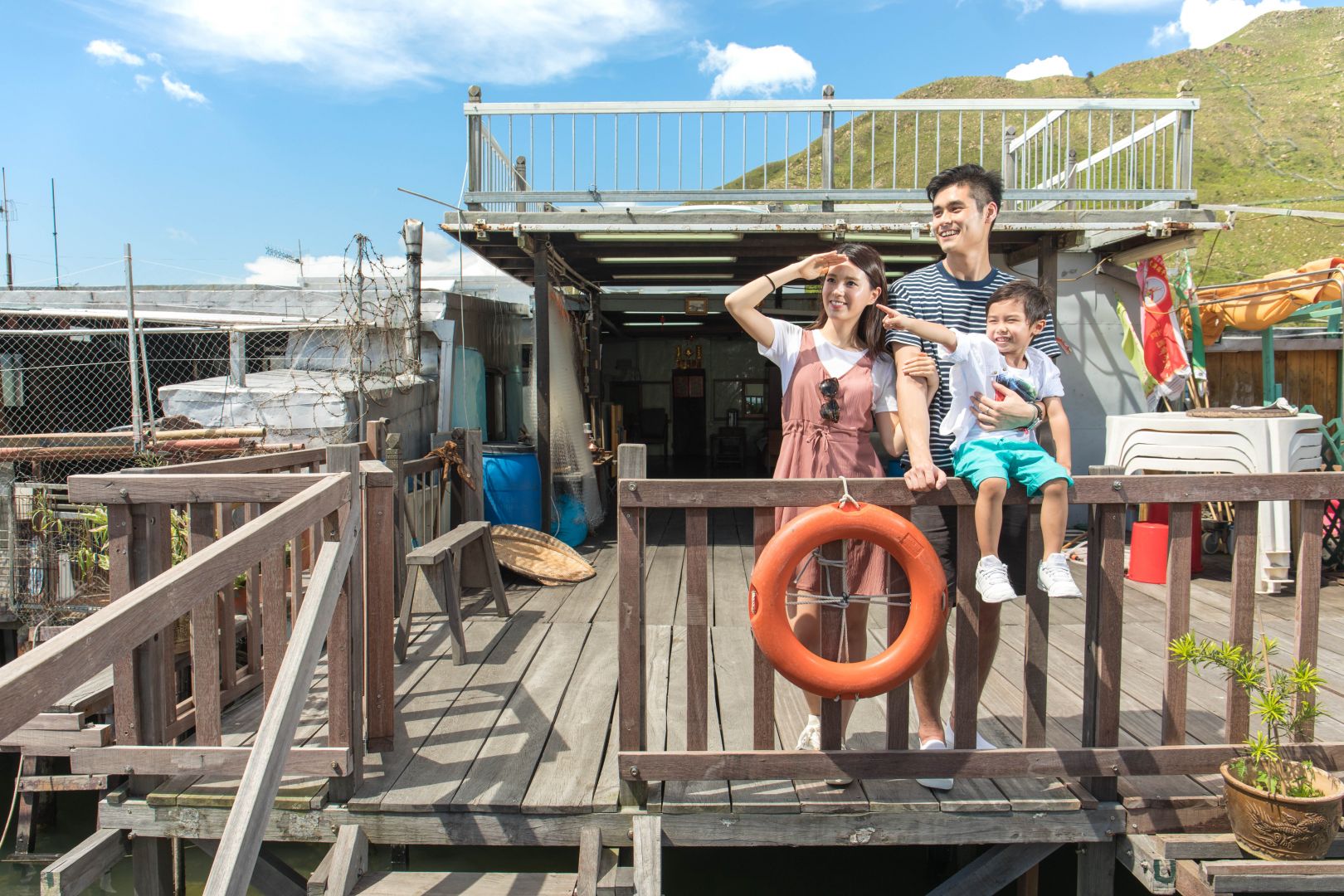 Ngong Ping Cable Car Roundtrip: One-way Standard + One-way Crystal Plus Cabin