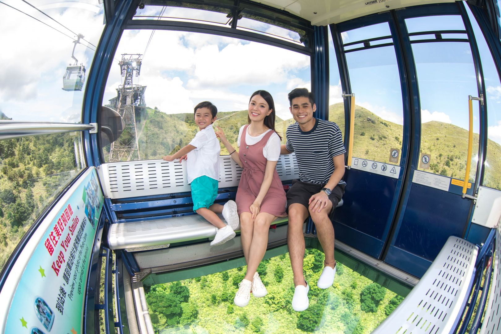 Ngong Ping Cable Car Roundtrip: One-way Standard + One-way Crystal Plus Cabin