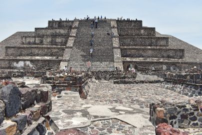 Teotihuacán Pyramids & Shrine of Guadalupe: Day Tour with Lunch