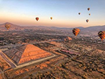 Teotihuacán Pyramids Hot Air Balloon Ride