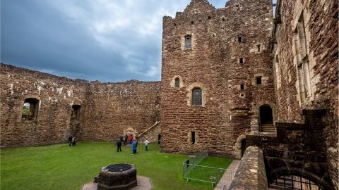 Outlander Film Locations Day Tour from Edinburgh