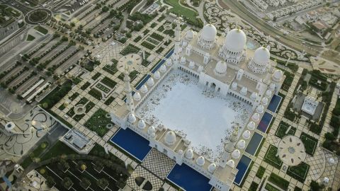 Abu Dhabi Scenic Tour 17 MIN (Sharing Basis)