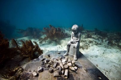 MUSA Cancún Underwater Art Museum: Snorkel & Glass-Bottomed Boat Tour with Drink