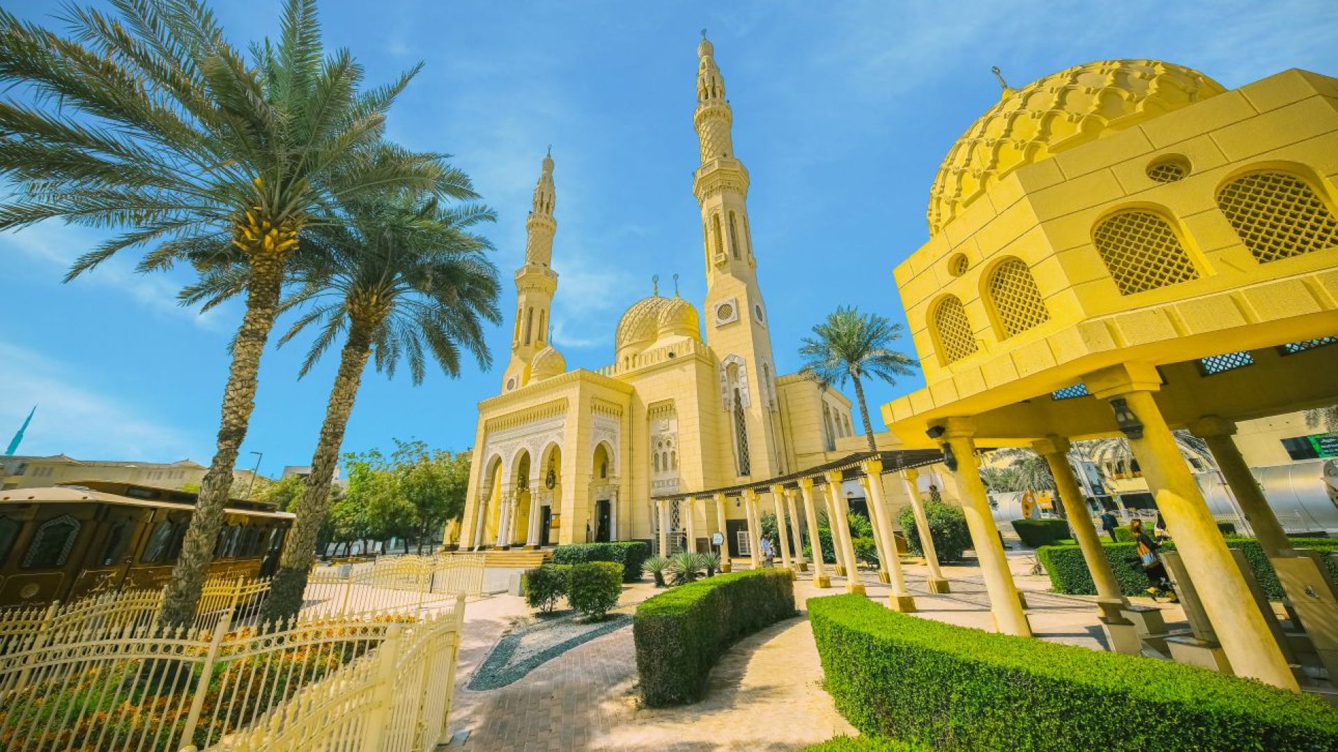 From Dubai: Dubai Traditional City Tour - Shared Audio Guided Morning Tour & Transfers