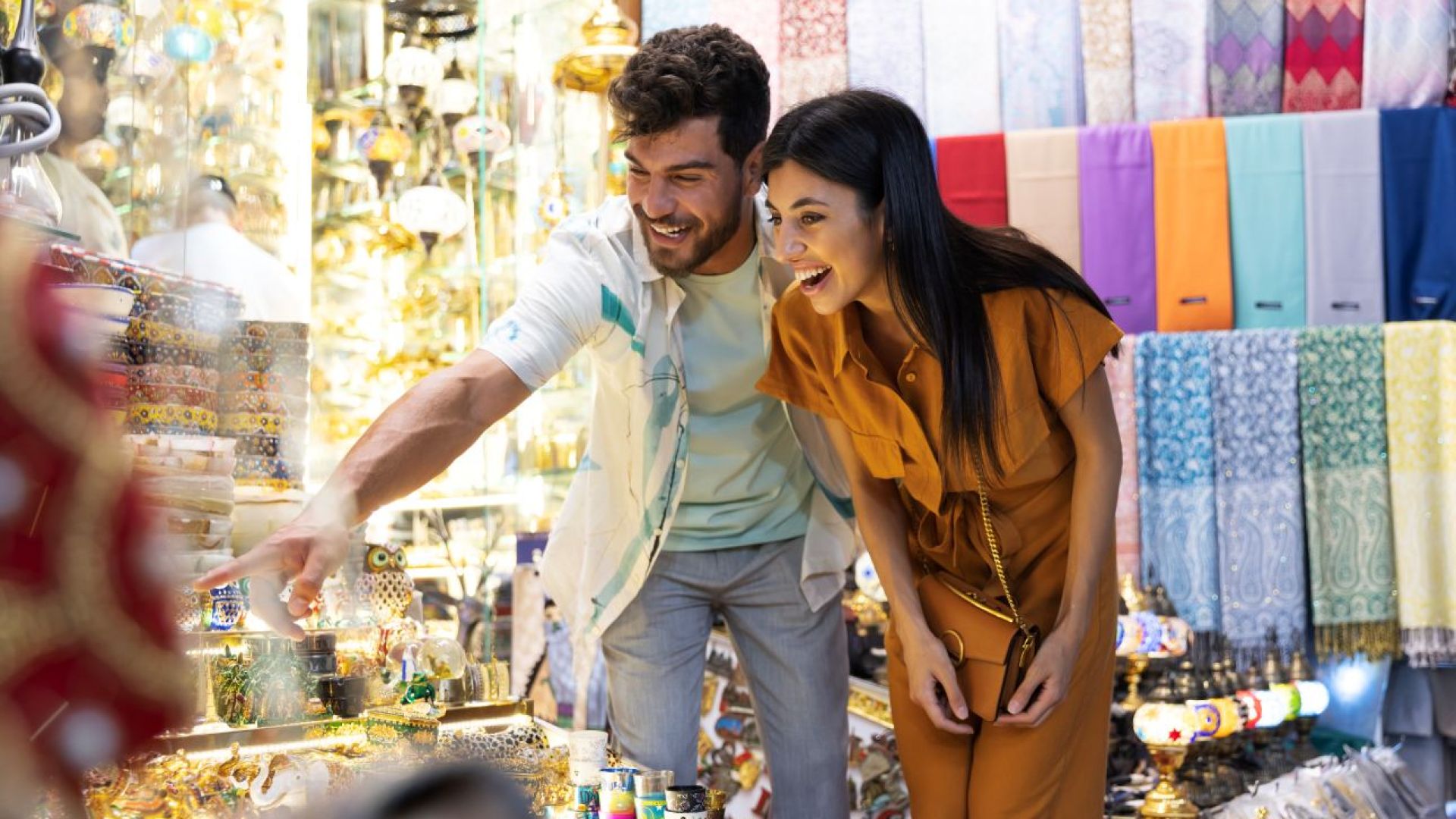 From Dubai: Dubai Traditional City Tour - Shared Audio Guided Morning Tour & Transfers