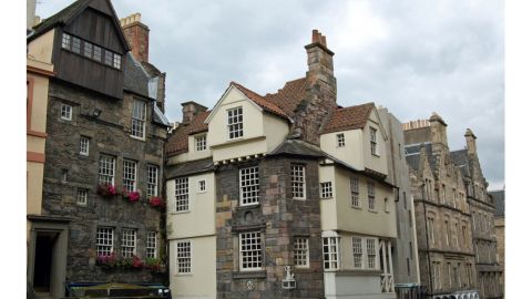 Self-Guided Exploration Game of The Haunted Edinburgh City