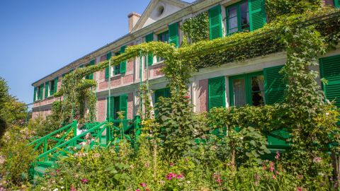 HALF DAY AUDIO GUIDED TOUR OF GIVERNY MONET'S GARDENS FROM PARIS
