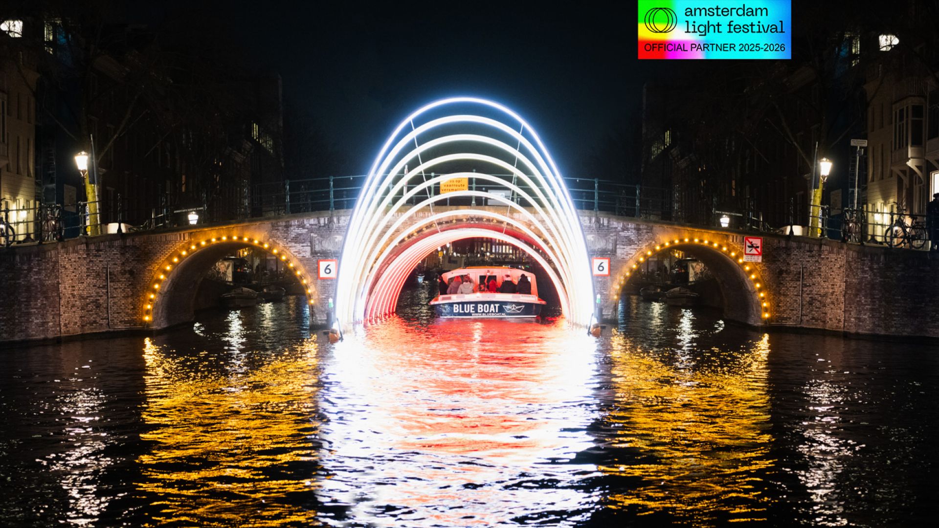 Amsterdam Light Festival - dock Hard Rock Cafe