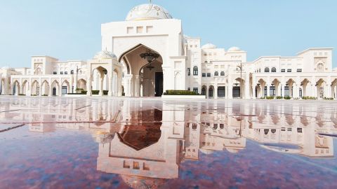 Abu Dhabi City Tour (1-6 pax) Other Languages ON REQUEST