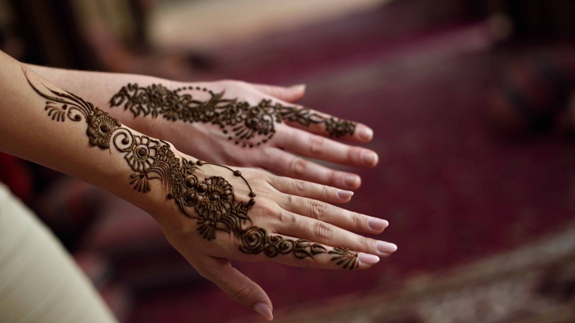 AA-Henna Painter - Private Leisure Groups and Events (one henna painter for every 01 to 100 guests)
