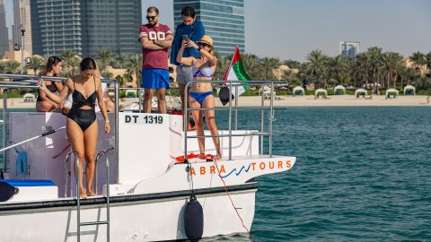Abra Tours - Dubai Discovery Cruise private tours upto 18 pax