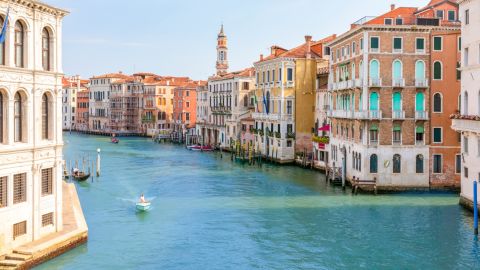 One-day tour to Venice by high-speed train 