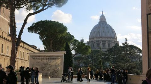 EARLY DOME CLIMB WITH SKIP-THE-LINE AND DIRECT ACCESS TO ST. PETER’S BASILICA