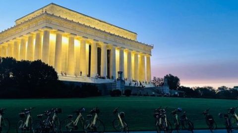 Monuments at Night Bike Tour