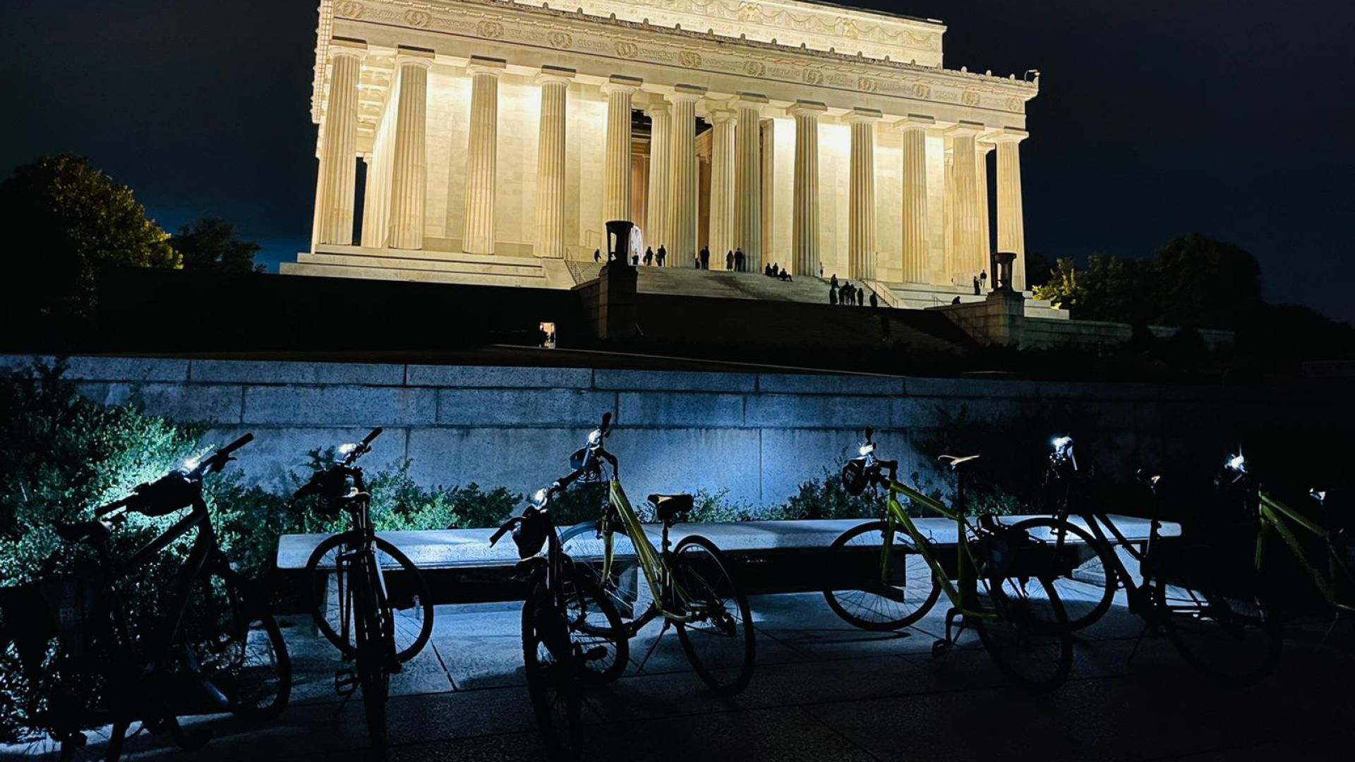 Monuments at Night Bike Tour