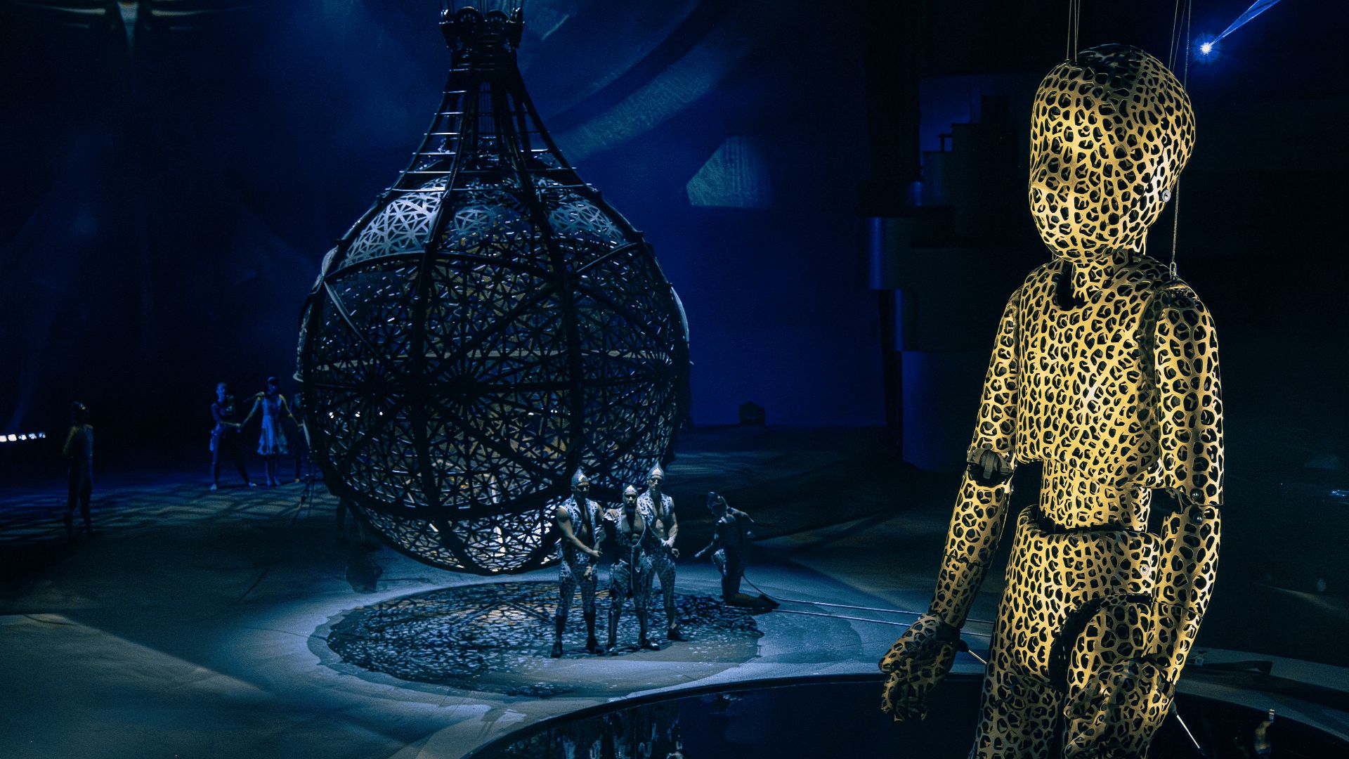 La Perle by Dragone - Book Now