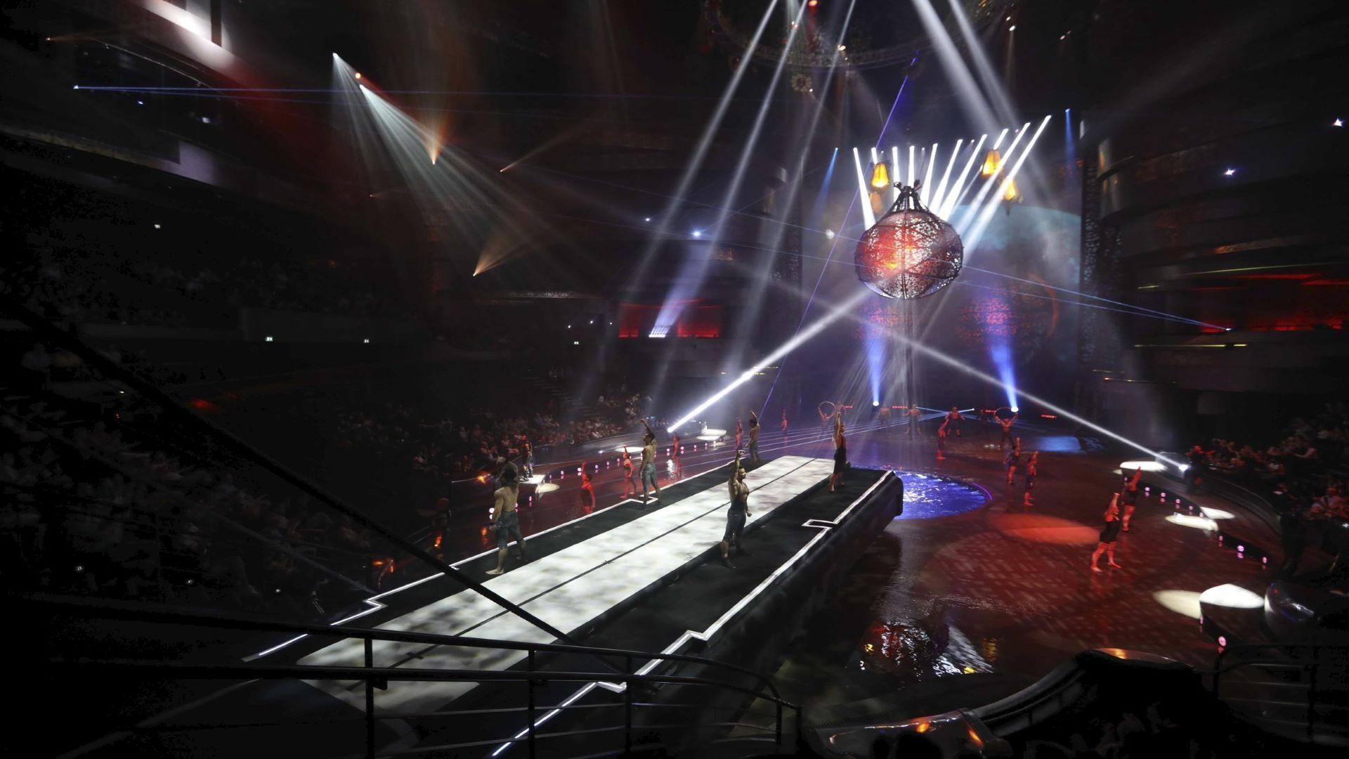 Offer: La Perle by Dragone Gold - Minimum 4 Guests