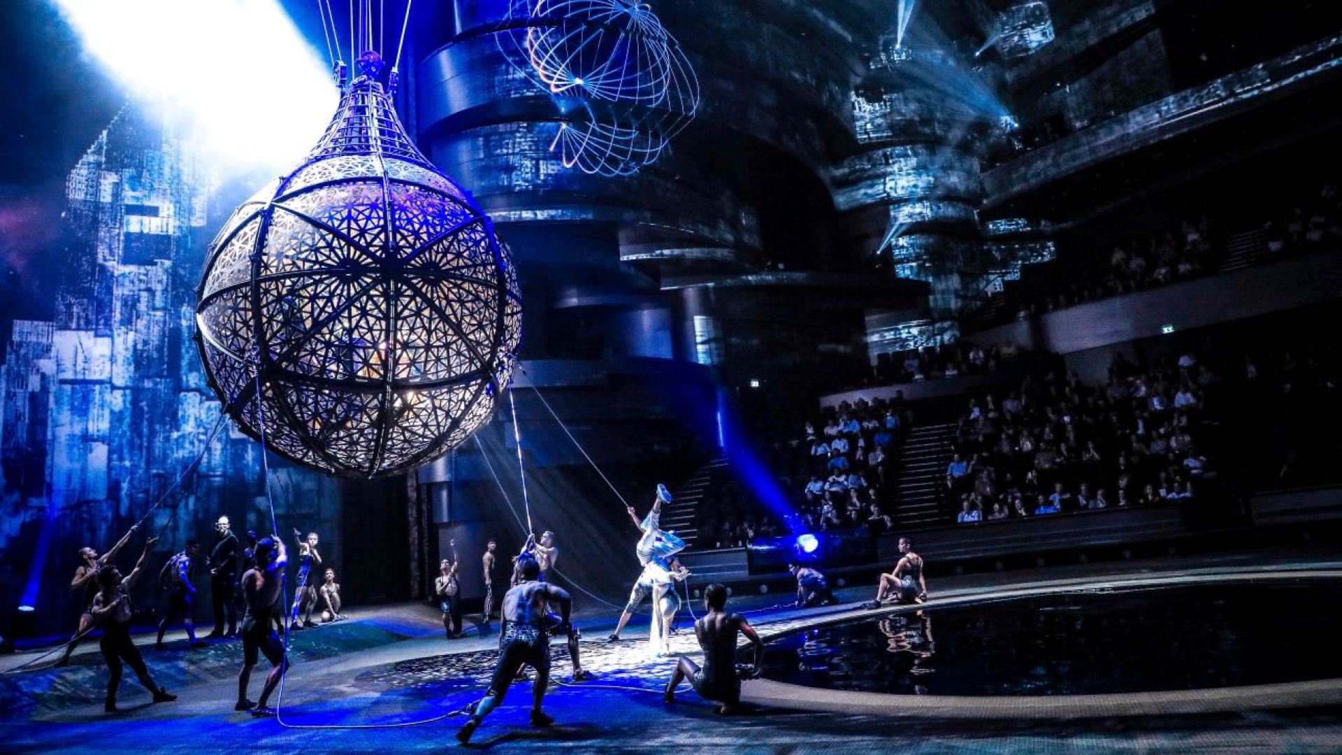 Offer: La Perle by Dragone Silver B - Minimum 4 Guests