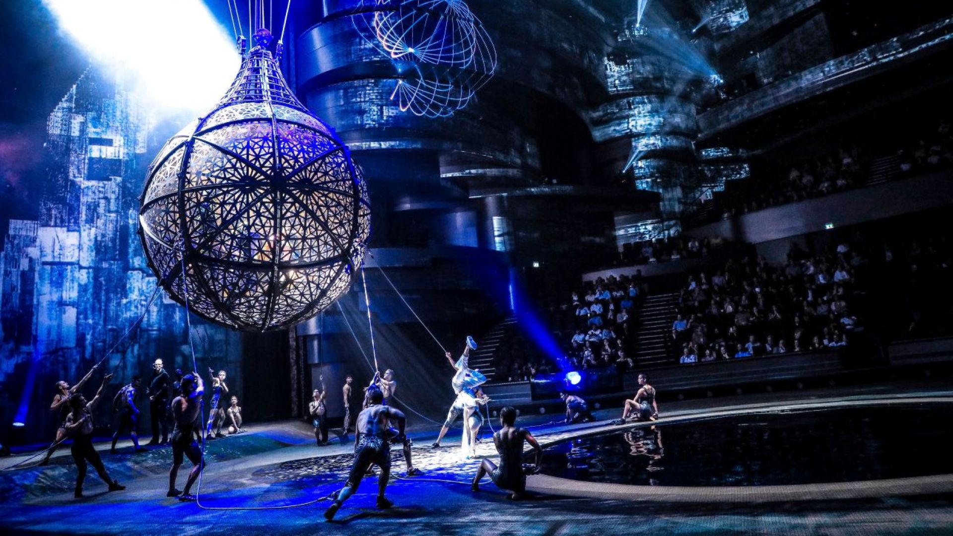 La Perle by Dragone