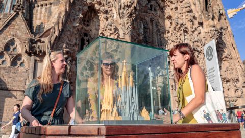 Skip the Line Express Sagrada Família Tour & Tickets