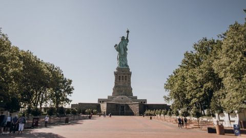 Fully Guided Statue of Liberty Tour with Ellis Island